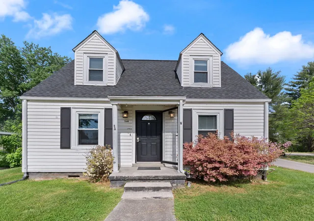 Homes for sale in Corbin, KY | 506 Chestnut St, Corbin, KY 40701 | MLS# 26008293