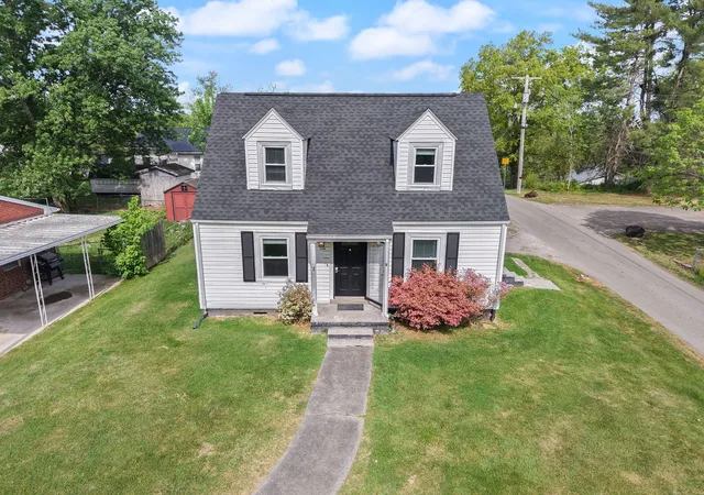 Homes for sale in Corbin, KY | 506 Chestnut St, Corbin, KY 40701 | MLS# 26008293