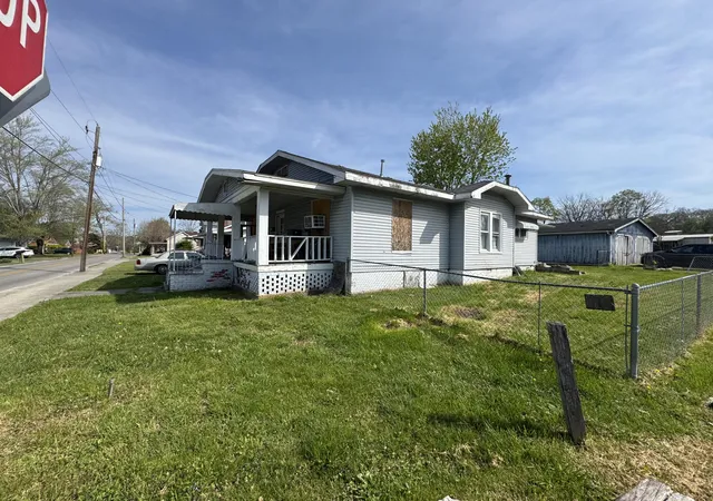 Homes for sale in Corbin, KY | 305 Hamlin Ave, Corbin, KY 40701 | MLS# 26007645