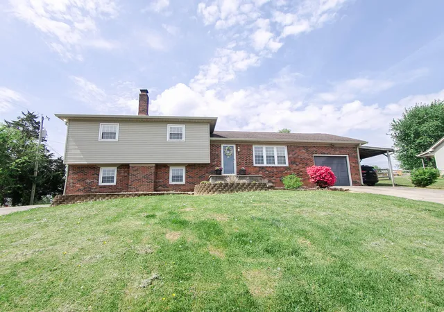 Photo 1 of Single family home for sale at 109 Rolling Hills Dr, Somerset, KY 42503 | MLS# 26007678 | Listing updated on 2026-10-08