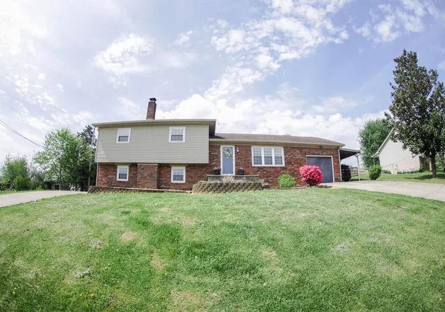 Photo 2 of Single family home for sale at 109 Rolling Hills Dr, Somerset, KY 42503 | MLS# 26007678 | Listing updated on 2026-10-08
