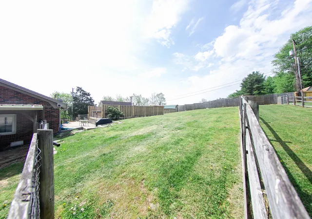 Photo 4 of Single family home for sale at 109 Rolling Hills Dr, Somerset, KY 42503 | MLS# 26007678 | Listing updated on 2026-10-08