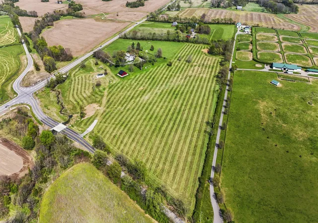 3rd image of 750 Elizabeth Station Rd, Paris, KY 40361 | MLS# 26007689