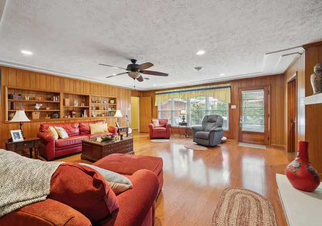 3rd image of 555 Ohara Dr, Danville, KY 40422 | MLS# 26007749