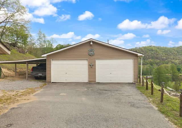 Photo 4 of Single family home for sale at 9969 State Hwy 581, Paintsville, KY 41240 | MLS# 26007709 | Listing updated on 2026-10-14
