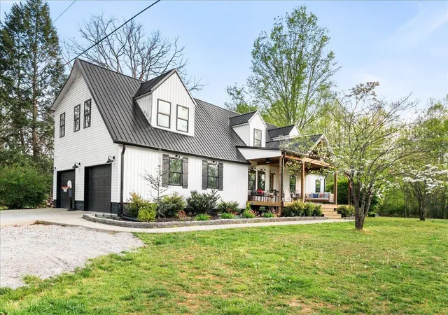 Photo 3 of Single family home for sale at 7613 Cumberland Fls Hwy, Corbin, KY 40701 | MLS# 26007766 | Listing updated on 2026-04-20