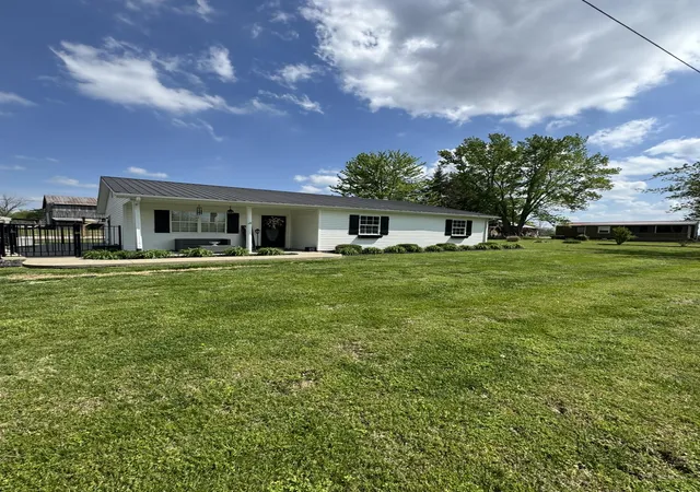Homes for sale in Russell Springs, KY | 10 Amy Ln, Russell Springs, KY 42642 | MLS# 26007911