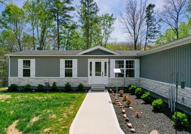 Homes for sale in London, KY | 6129 Somerset Rd, London, KY 40741 | MLS# 26008048