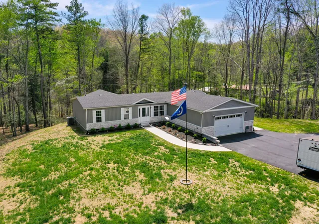 Homes for sale in London, KY | 6129 Somerset Rd, London, KY 40741 | MLS# 26008048