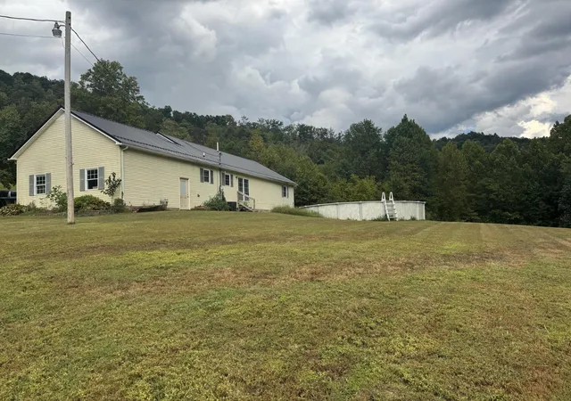 Photo 3 of Single family home for sale at 646 Fisher Cemetery Rd, Barbourville, KY 40906 | MLS# 26007788 | Listing updated on 2026-07-29