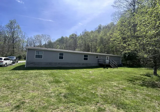 Homes for sale in Junction City, KY | 507 Nosco Rd, Junction City, KY 40440 | MLS# 26007864
