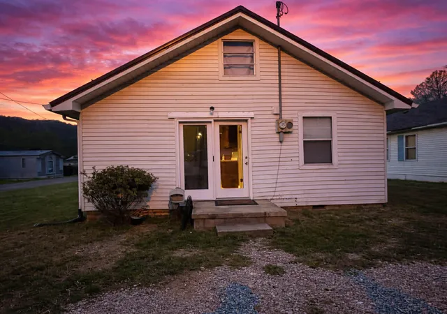 Homes for sale in Cumberland, KY | 813 White St, Cumberland, KY 40823 | MLS# 26008146