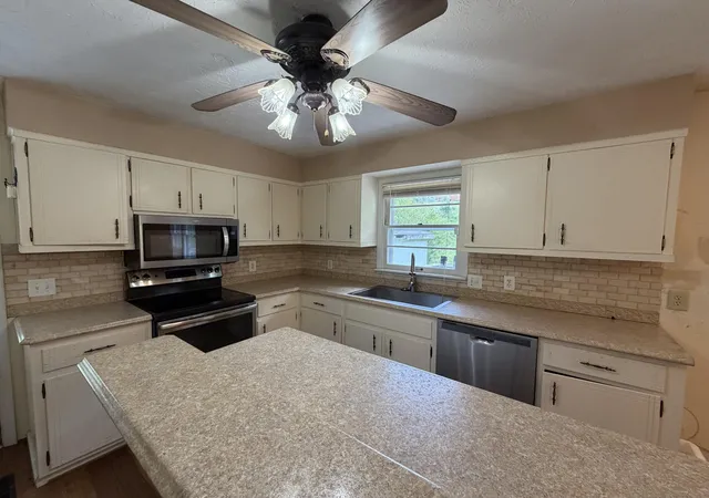 Homes for sale in Corbin, KY | 112 N Earls Ave, Corbin, KY 40701 | MLS# 26008178