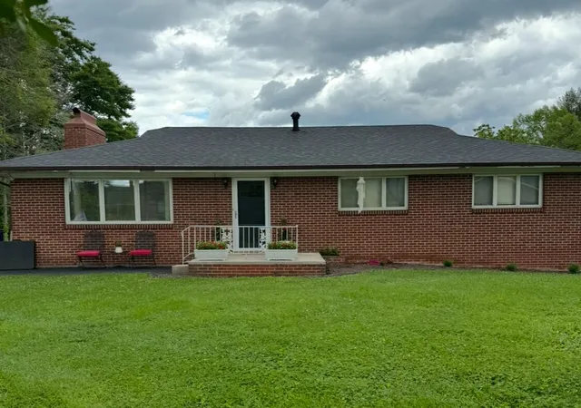 Homes for sale in Middlesboro, KY | 127 Alpine, Middlesboro, KY 40965 | MLS# 26007901