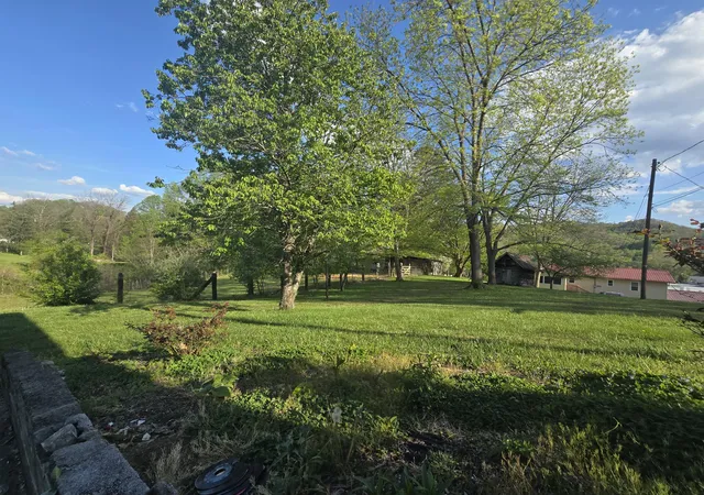 Homes for sale in Middlesboro, KY | 127 Alpine, Middlesboro, KY 40965 | MLS# 26007901