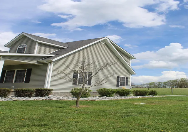 Homes for sale in Danville, KY | 990 Dry Fork Rd, Danville, KY 40422 | MLS# 26007873