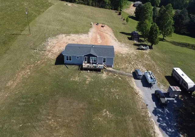 Homes for sale in Kings Mountain, KY | 41 Bluebird Ln, Kings Mountain, KY 40442 | MLS# 26007903