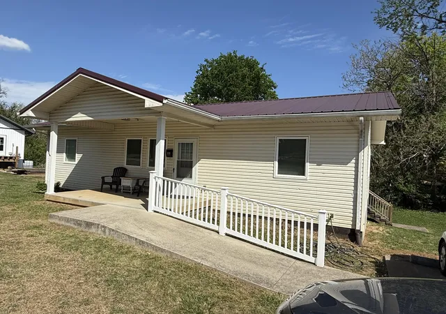 Homes for sale in Monticello, KY | 130 Cherry St, Monticello, KY 42633 | MLS# 26007898