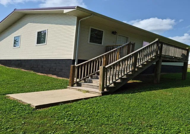 Photo 3 of Single family home for sale at 130 Cherry St, Monticello, KY 42633 | MLS# 26007898 | Listing updated on 2026-10-01