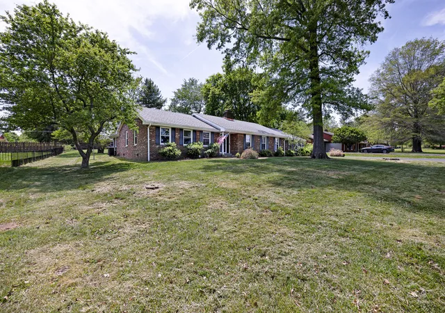 Homes for sale in Danville, KY | 2036 Old Lexington Rd, Danville, KY 40422 | MLS# 26008551