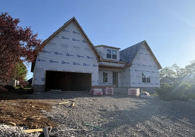 1st image of 4065 Greentree Rd, Versailles, KY 40383 | MLS# 26008697