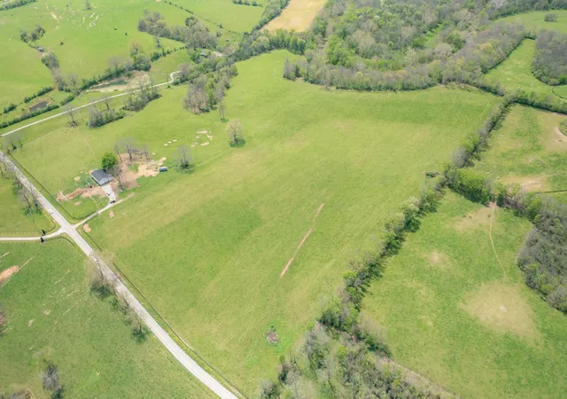2nd image of 401 Millersburg Cynthiana Rd, Paris, KY 40361 | MLS# 26008092