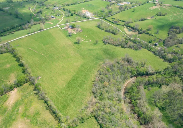 Photo 3 of House for sale at 401 Millersburg Cynthiana Rd, Paris, KY 40361 | MLS# 26008092 | Listing updated on 2026-06-04