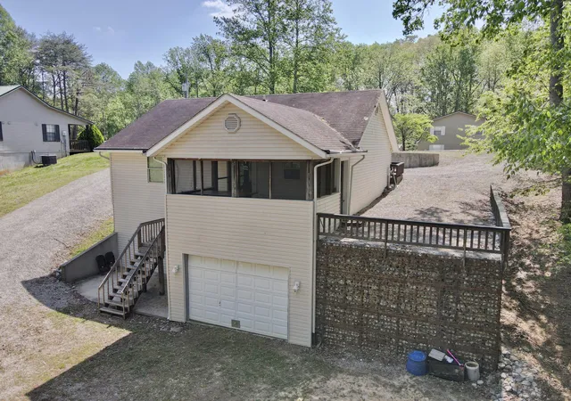 Homes for sale in Monticello, KY | 131 Golden Pond Rd, Monticello, KY 42633 | MLS# 26008258