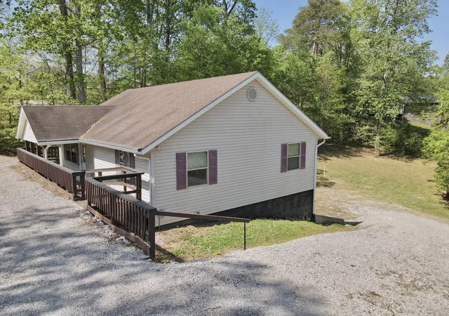 Homes for sale in Monticello, KY | 131 Golden Pond Rd, Monticello, KY 42633 | MLS# 26008258