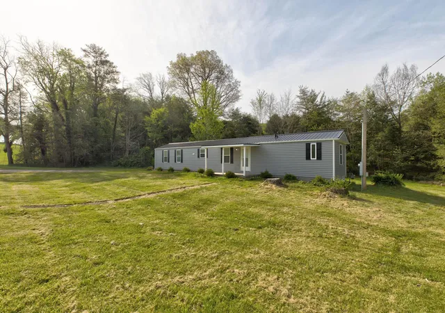 Photo 4 of Single family home for sale at 7565 Cream Aly Rd, Jeffersonville, KY 40337 | MLS# 26008202 | Listing updated on 2026-09-03