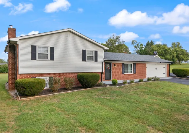 Homes for sale in Danville, KY | 3090 Shakertown Rd, Danville, KY 40422 | MLS# 26008243