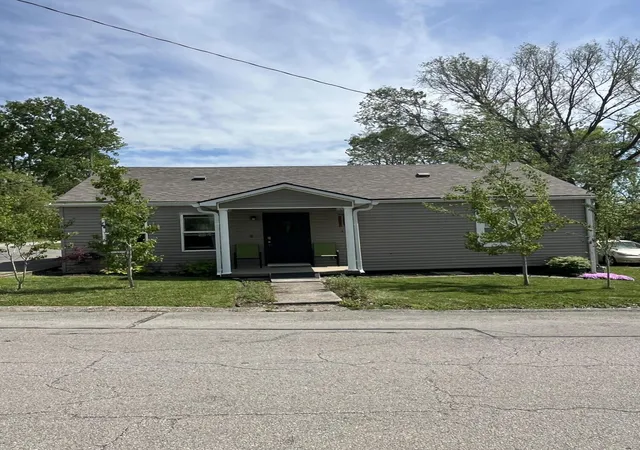 Photo 3 of Single family home for sale at 13 Maryland Ave, Winchester, KY 40391 | MLS# 26008307 | Listing updated on 2026-09-15