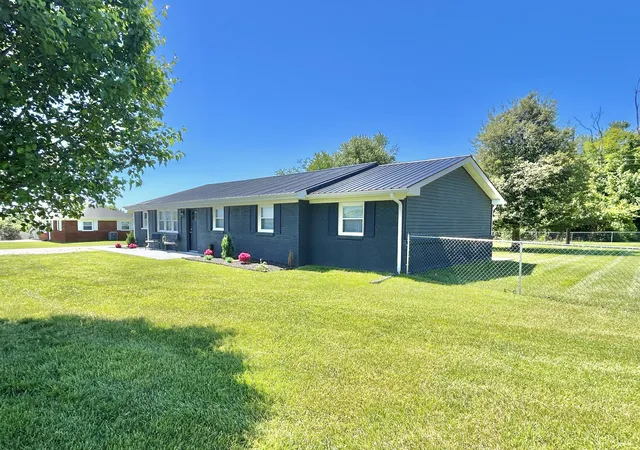 Homes for sale in Somerset, KY | 57 Country Hill Dr, Somerset, KY 42503 | MLS# 26008405