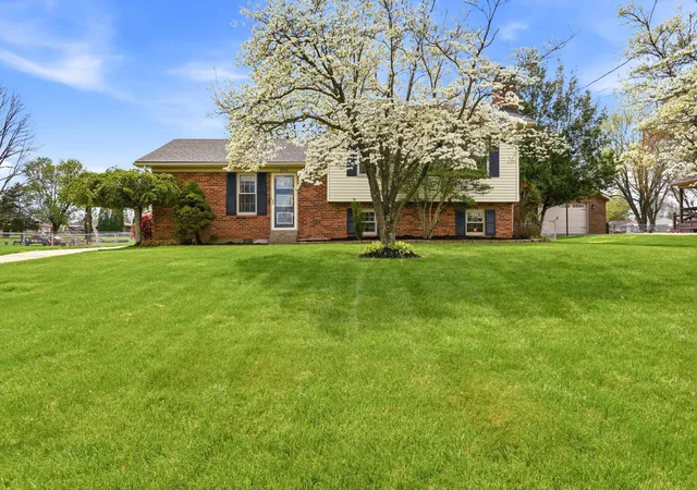 Homes for sale in Shepherdsville, KY | 3936 Scenic Trl, Shepherdsville, KY 40165 | MLS# 26011409
