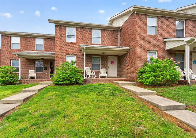 Homes for sale in Versailles, KY | 502 Tecumseh Trl #B, Versailles, KY 40383 | MLS# 26008294