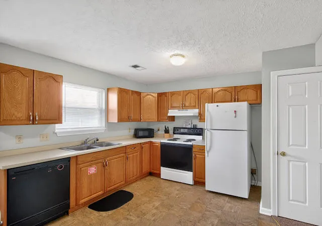 Homes for sale in Versailles, KY | 502 Tecumseh Trl #C, Versailles, KY 40383 | MLS# 26008295