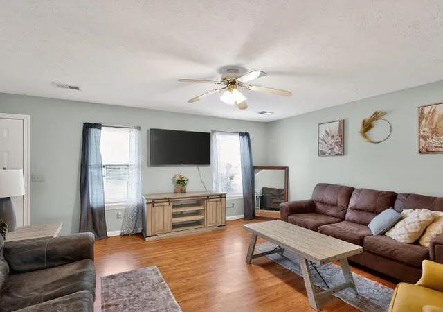 Homes for sale in Versailles, KY | 502 Tecumseh Trl #E, Versailles, KY 40383 | MLS# 26008297