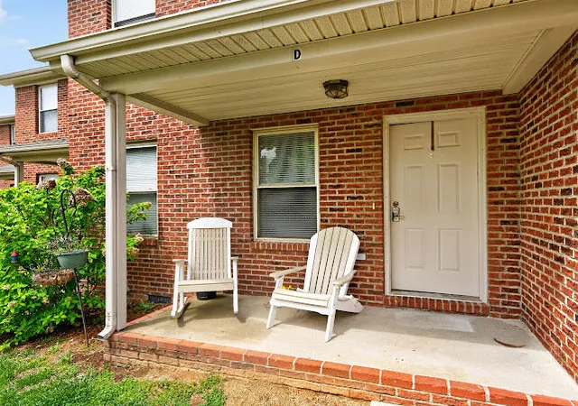 Homes for sale in Versailles, KY | 502 Tecumseh Trl, Versailles, KY 40383
