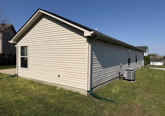 Homes for sale in Lawrenceburg, KY | 1010 Cedar Ridge Ct, Lawrenceburg, KY 40342 | MLS# 26008321