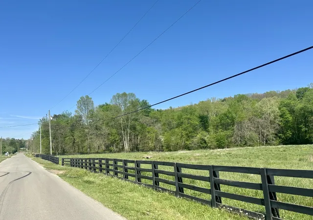 Homes for sale in London, KY | 9999 Slate Lick Rd, London, KY 40741 | MLS# 26008342