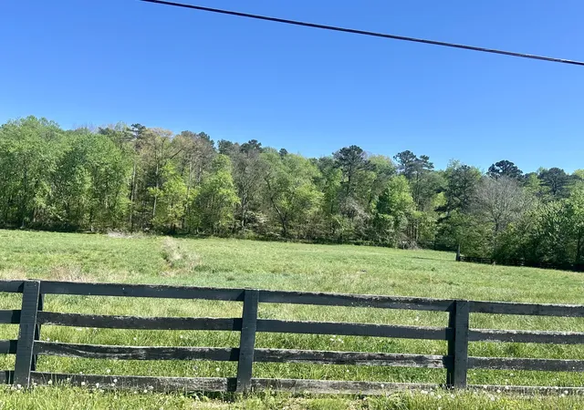 Homes for sale in London, KY | 9999 Slate Lick Rd, London, KY 40741 | MLS# 26008342