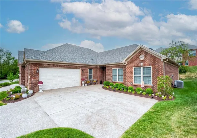 5th image of 2047 Berry Hill Dr, Frankfort, KY 40601 | MLS# 26008389