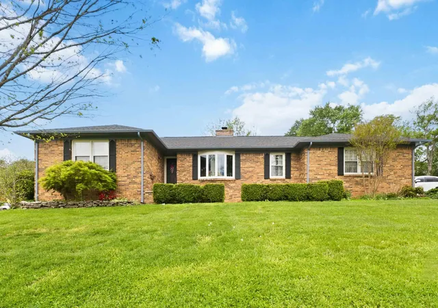 2nd image of 522 Silverbrook Dr, Danville, KY 40422 | MLS# 26008468