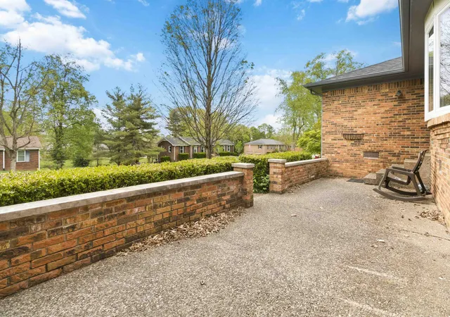 Photo 3 of Single family home for sale at 522 Silverbrook Dr, Danville, KY 40422 | MLS# 26008468 | Listing updated on 2026-08-31