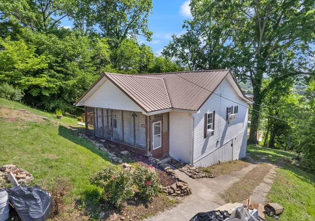 Homes for sale in Corbin, KY | 107 Padgett St, Corbin, KY 40701 | MLS# 26008476