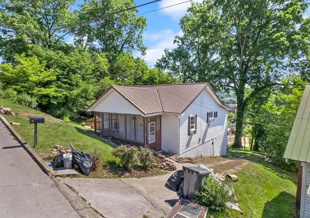 Homes for sale in Corbin, KY | 107 Padgett St, Corbin, KY 40701 | MLS# 26008476