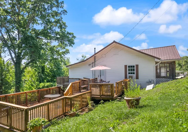 Homes for sale in Corbin, KY | 107 Padgett St, Corbin, KY 40701 | MLS# 26008476