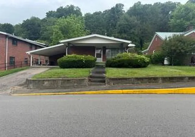 Homes for sale in Harlan, KY | 403 E Mound St, Harlan, KY 40831 | MLS# 26009223