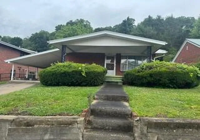 Photo 4 of Single family home for sale at 403 E Mound St, Harlan, KY 40831 | MLS# 26009223 | Listing updated on 2026-09-09