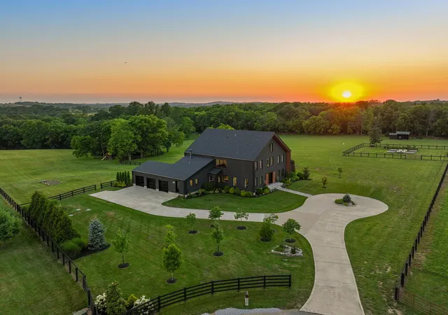 112th image of 689 Sarah Blake Ln, Versailles, KY 40383 | MLS# 26008955